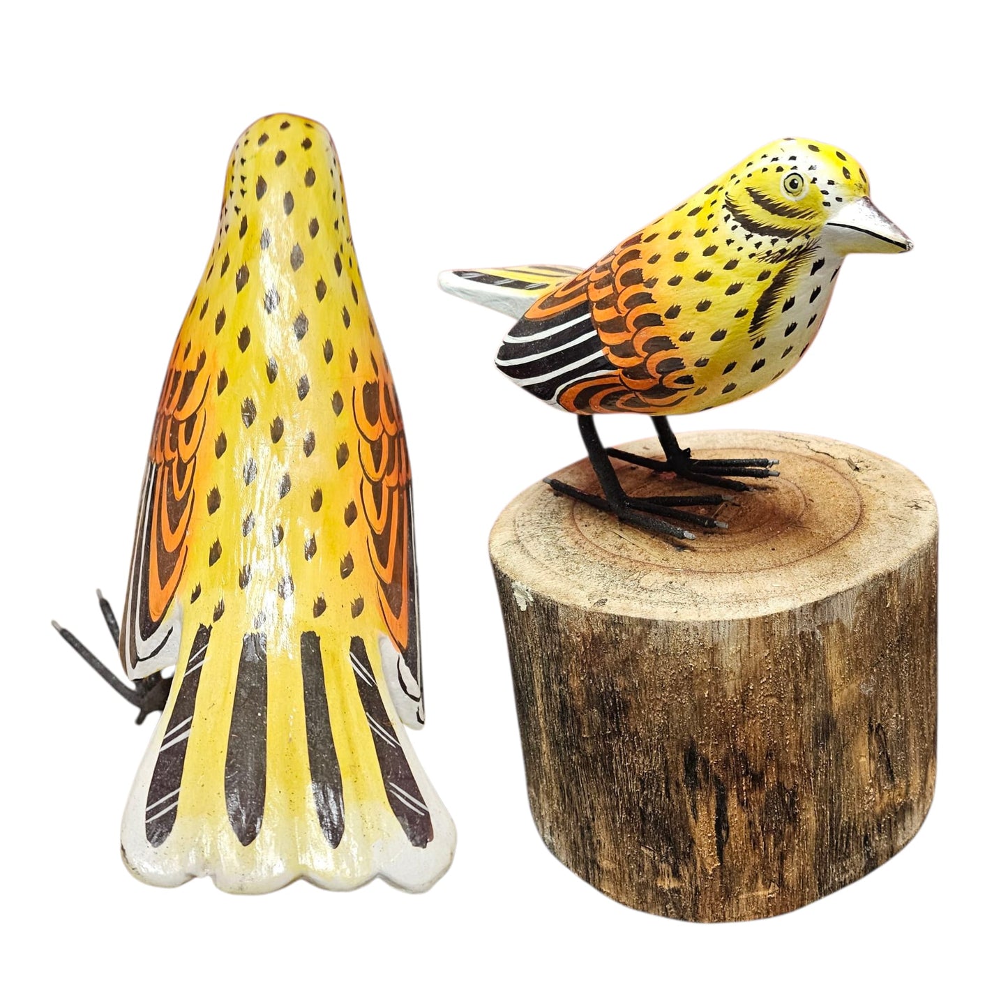 handgemaakte houten vogel op stam