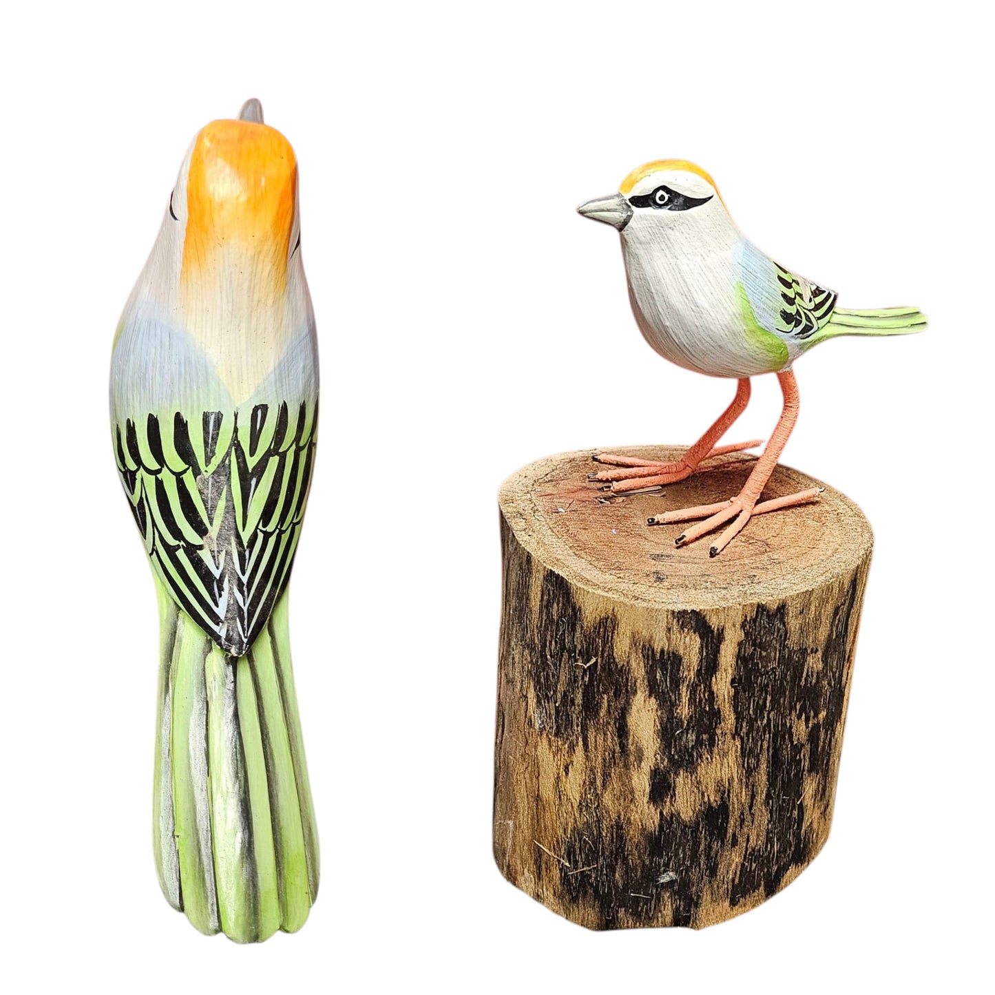 handgemaakte houten vogel op stam